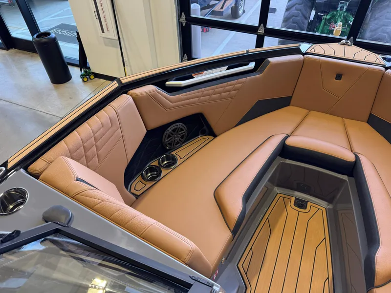 Slide: The Image of Nautique Super Air Nautique S23 2026 - 20