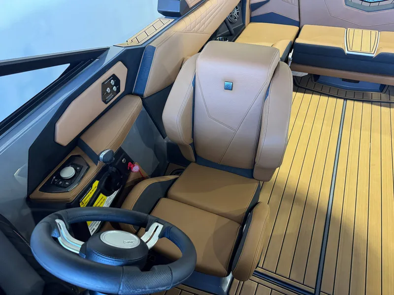 Slide: The Image of Nautique Super Air Nautique S23 2026 - 22