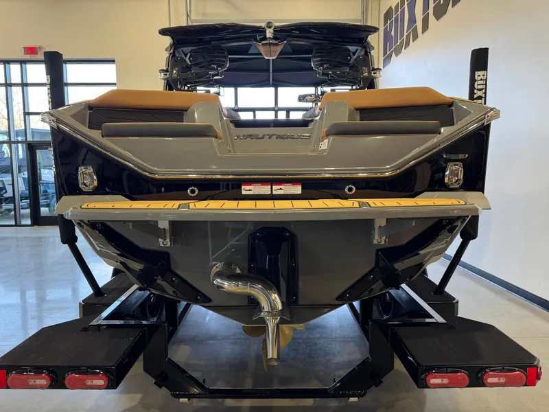 Slide: The Image of Nautique Super Air Nautique S23 2026 - 7