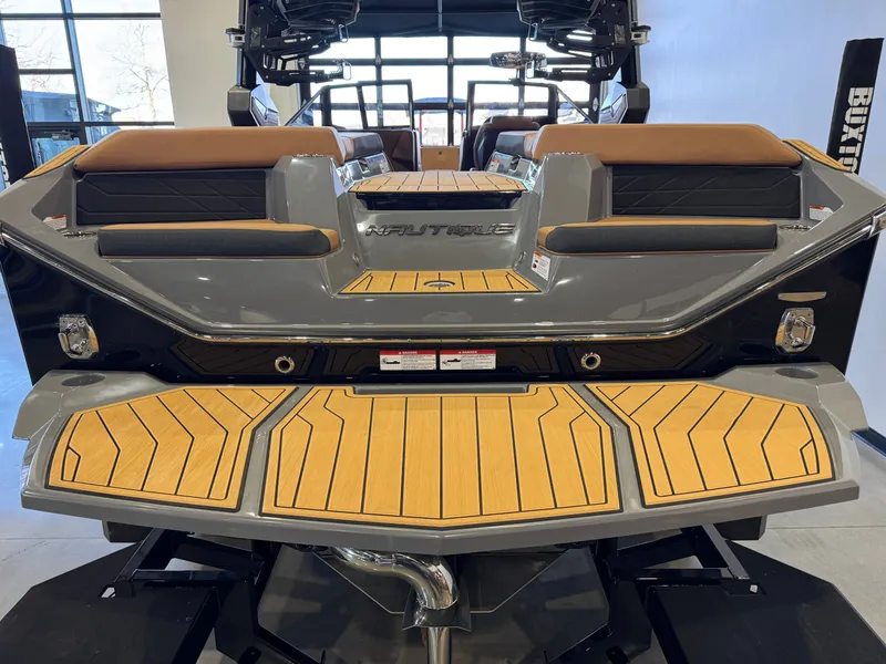 Slide: The Image of Nautique Super Air Nautique S23 2026 - 9