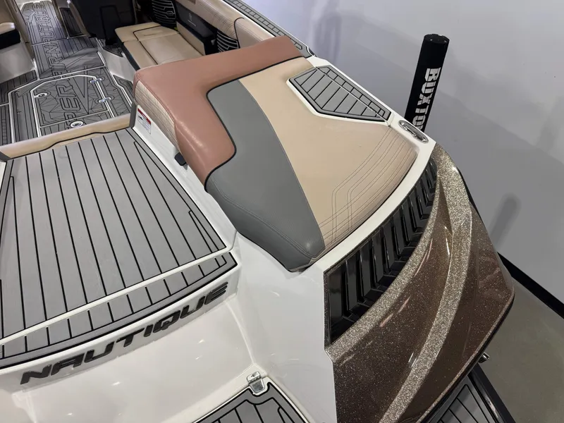 Slide: The Image of Nautique Super Air Nautique G25 2018 - 11