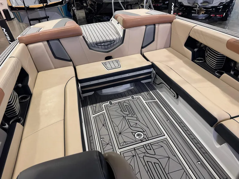 Slide: The Image of Nautique Super Air Nautique G25 2018 - 16