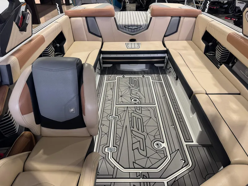 Slide: The Image of Nautique Super Air Nautique G25 2018 - 22