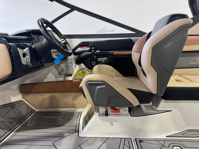 Slide: The Image of Nautique Super Air Nautique G25 2018 - 23