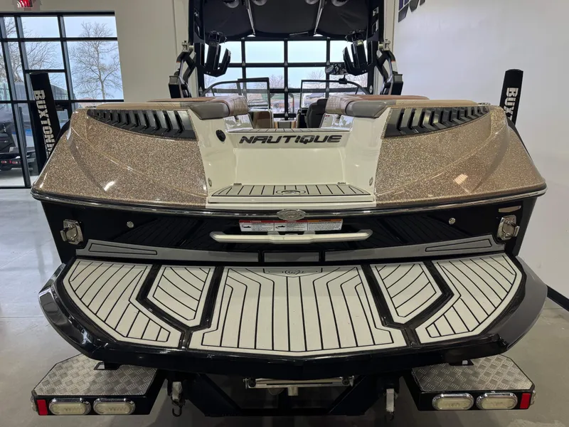 Slide: The Image of Nautique Super Air Nautique G25 2018 - 8