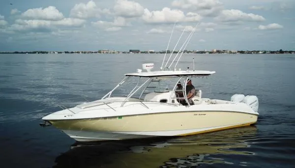 Slide: The Image of Boston Whaler 320 Outrage Cuddy Cabin 2008 - 1