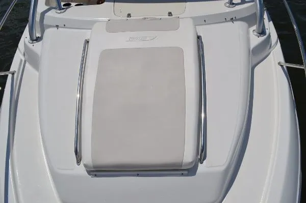 Slide: The Image of Boston Whaler 320 Outrage Cuddy Cabin 2008 - 9