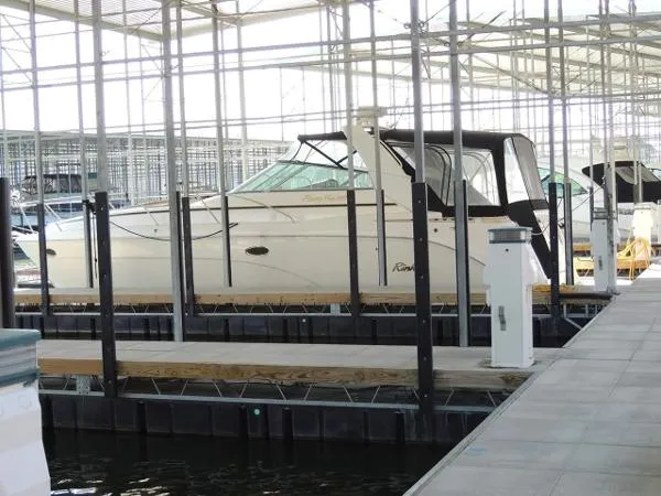 Slide: The Image of Rinker 410 Express Cruiser 2004 - 0