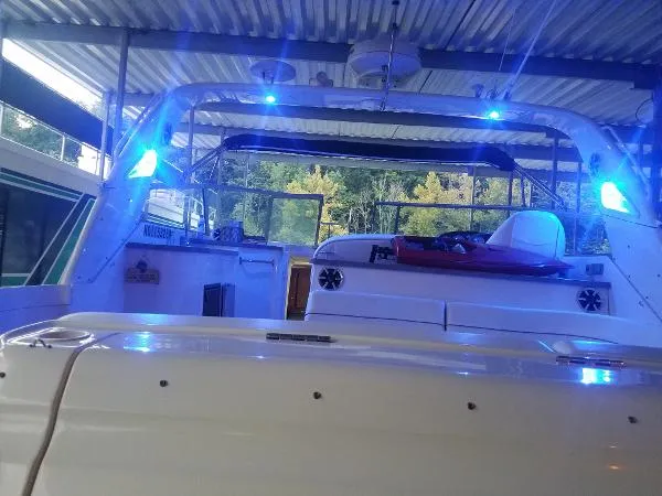 Slide: The Image of Rinker 410 Express Cruiser 2004 - 4