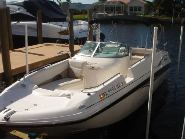 Slide: The Image of Godfrey Hurricane 26 SUNDECK TWIN 150 4 STROKE YAMAHAS 2005 - 0