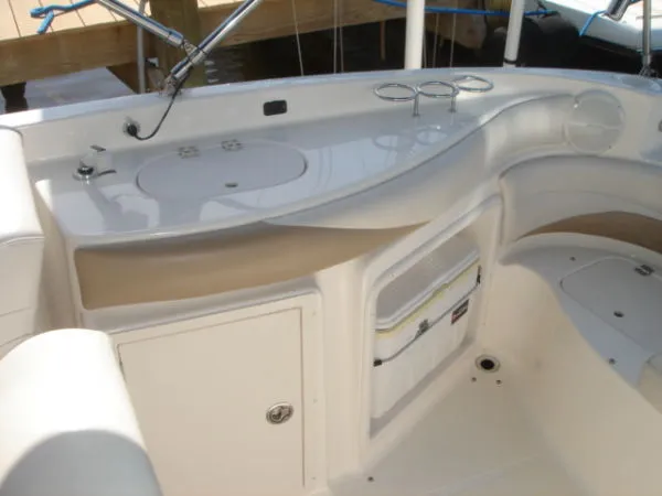 Slide: The Image of Godfrey Hurricane 26 SUNDECK TWIN 150 4 STROKE YAMAHAS 2005 - 7
