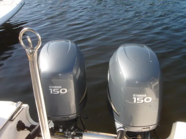 Slide: The Image of Godfrey Hurricane 26 SUNDECK TWIN 150 4 STROKE YAMAHAS 2005 - 8