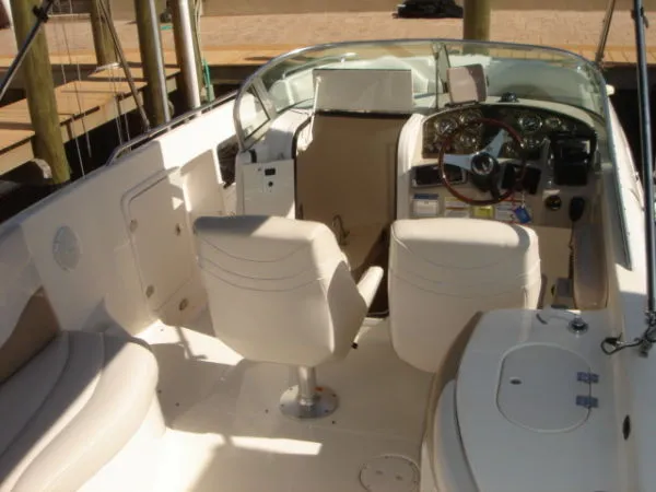Slide: The Image of Godfrey Hurricane 26 SUNDECK TWIN 150 4 STROKE YAMAHAS 2005 - 9