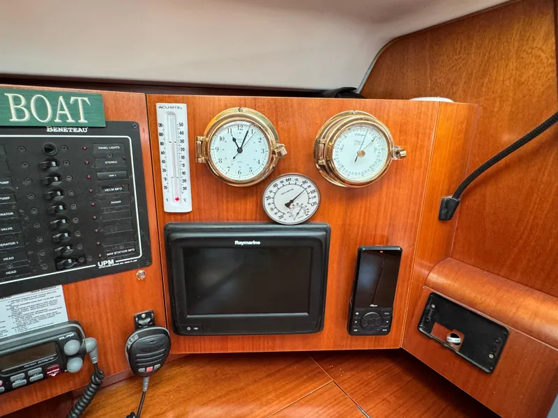 Slide: The Image of Control panel of a 2001 Beneteau Oceanis Clipper 473 yacht with navigation instruments. - 18