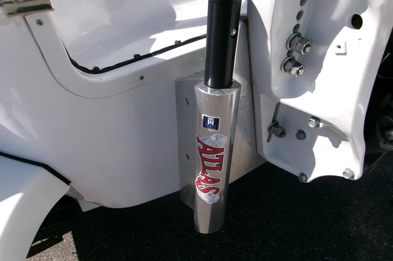 Slide: The Image of Atlas hydraulic jack plate on 2026 Sportsman Masters 267OE Bay Boat. - 4