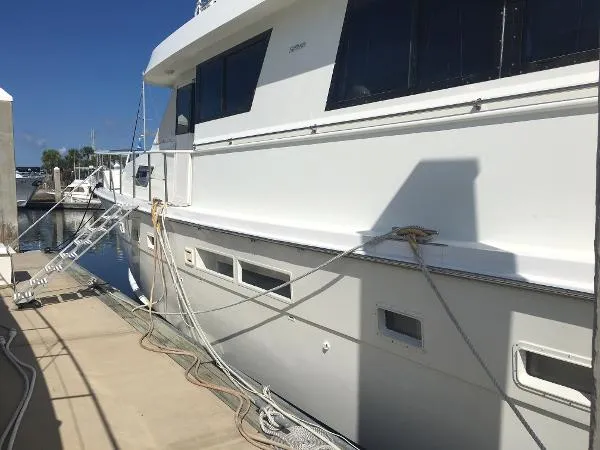 Slide: The Image of Hatteras 74 CPMY 1989 - 10