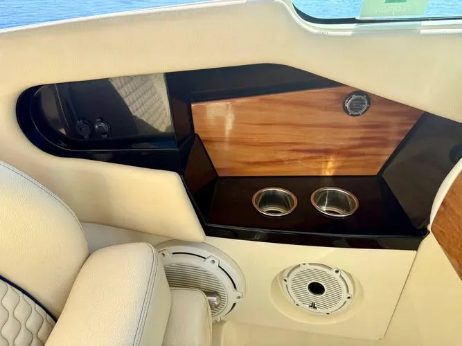 Slide: The Image of 2020 Chris-craft Launch 31 Gt - Image 17 - 17