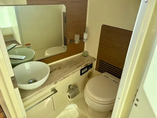 Slide: The Image of 2020 Chris-craft Launch 31 Gt - Image 28 - 28