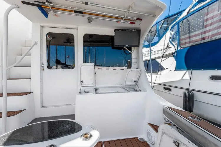 Slide: The Image of 2006 Luhrs Convertible - Image 14 - 14