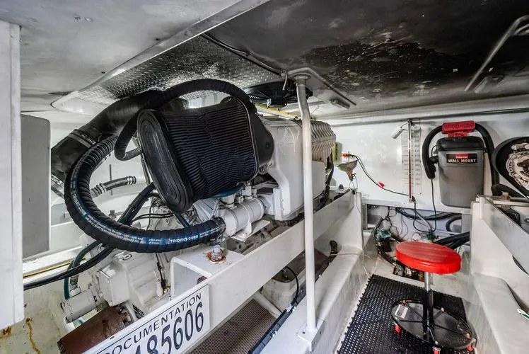 Slide: The Image of 2006 Luhrs Convertible - Image 39 - 39