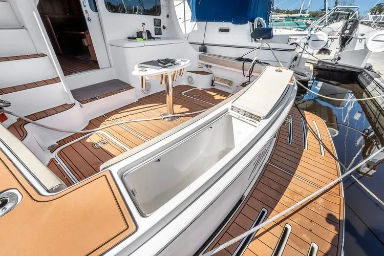 Slide: The Image of 2006 Luhrs Convertible - Image 9 - 9