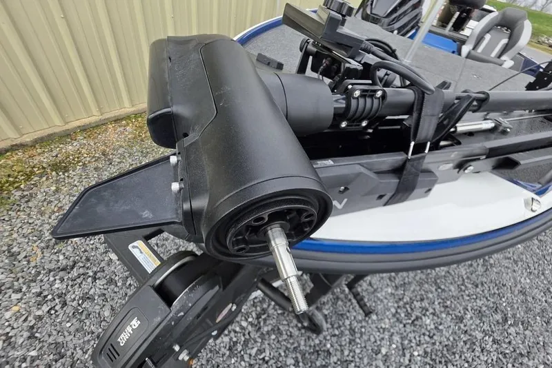 Slide: The Image of 2026 Nitro Z20 XL Pro boat motor detail on gravel surface. - 28