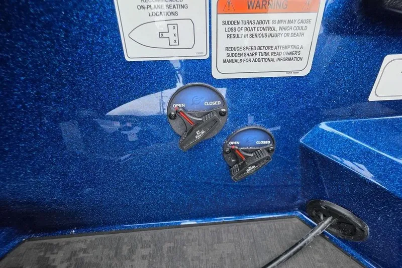 Slide: The Image of Control panel on a 2026 Nitro Z20 XL Pro boat with warning labels. - 40