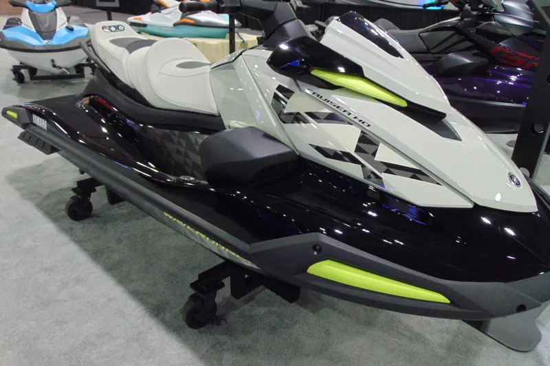 The Image of 2026 Yamaha WaveRunner VX Cruiser HO, sleek design with modern features on display. - 4