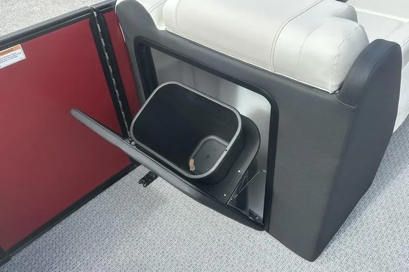 Slide: The Image of Evotti 521CS 2026 model with built-in storage compartment and trash bin. - 18