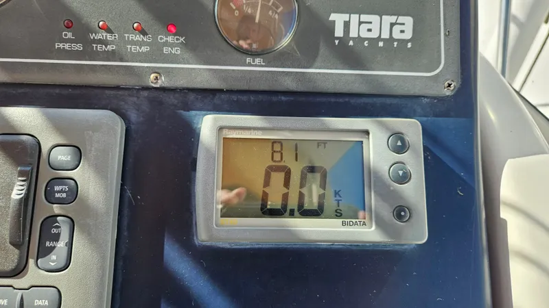 Slide: The Image of Dashboard of Tiara Yachts 2900 Coronet, 2006 model. - 14