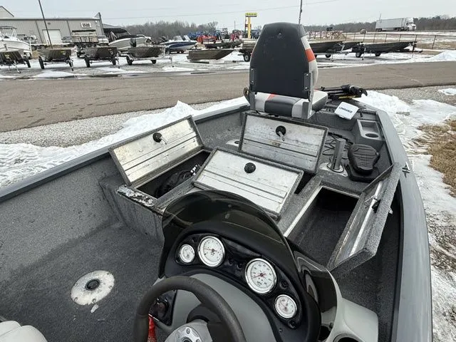 Slide: The Image of Tracker 175 2014 - 6