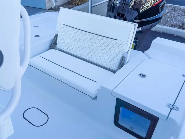 Slide: The Image of Sportsman Masters 227 Bay Boat 2026 - 19