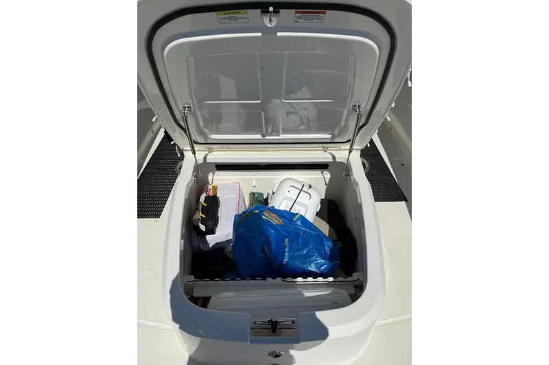 Slide: The Image of Boston Whaler 330 Outrage 2018 - 4