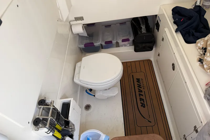 Slide: The Image of Boston Whaler 330 Outrage 2018 - 8