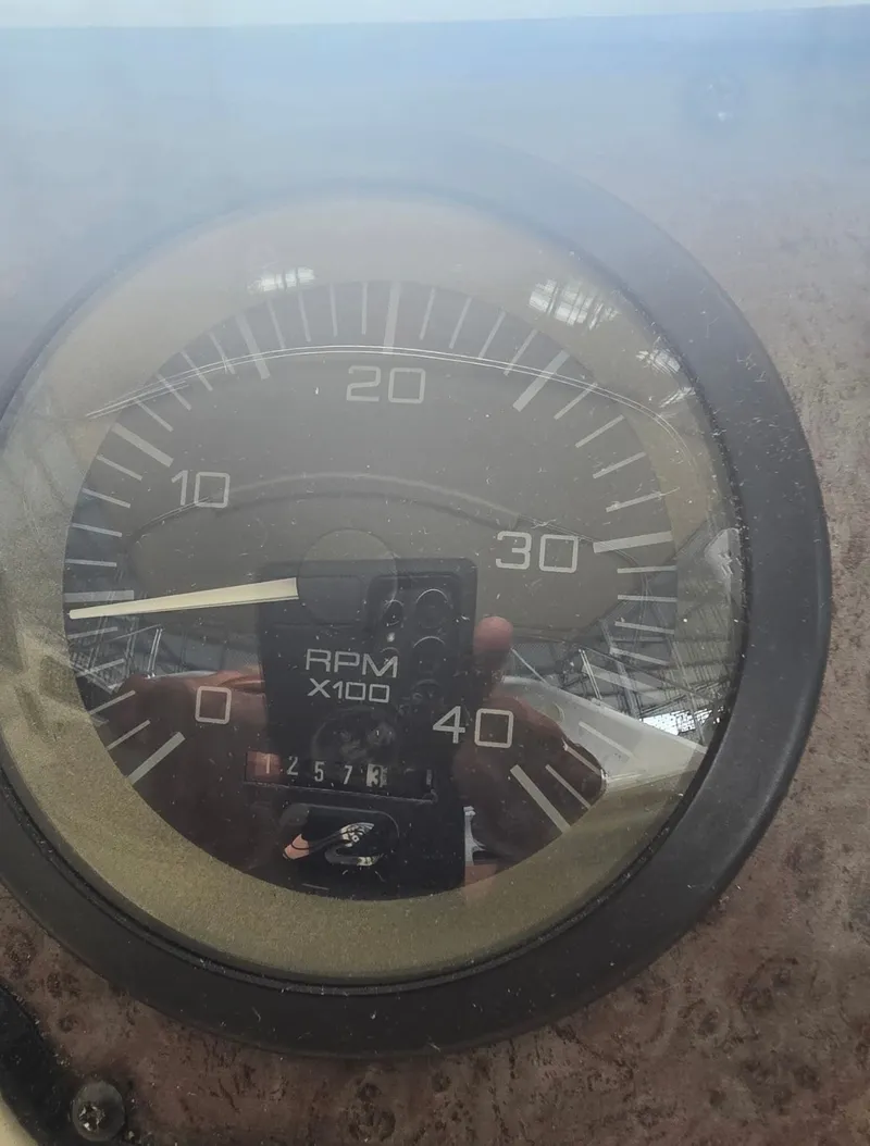 Slide: The Image of Tachometer of a 1996 Sea Ray 440 Express Bridge boat. - 39