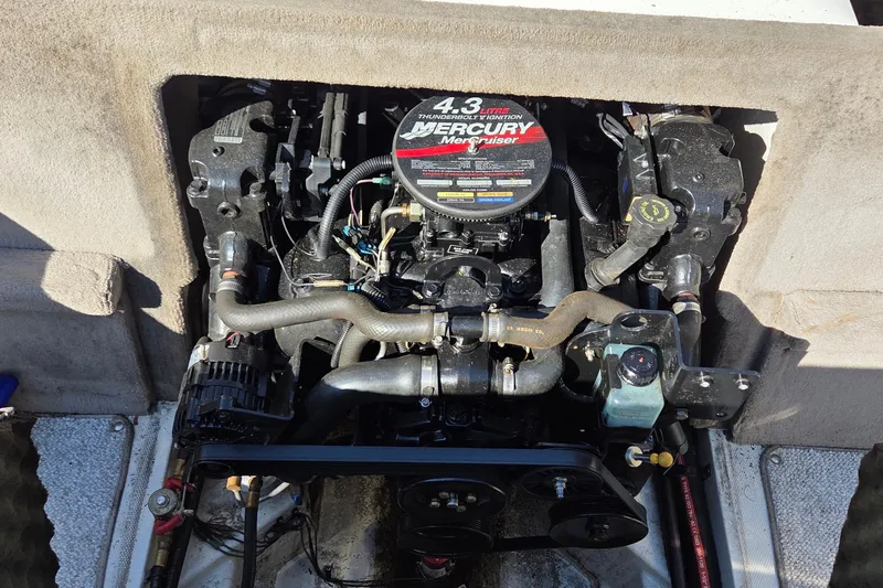 Slide: The Image of Engine of 2004 Sea Ray 200 Sport boat with Mercury MerCruiser 4.3L V6. - 8
