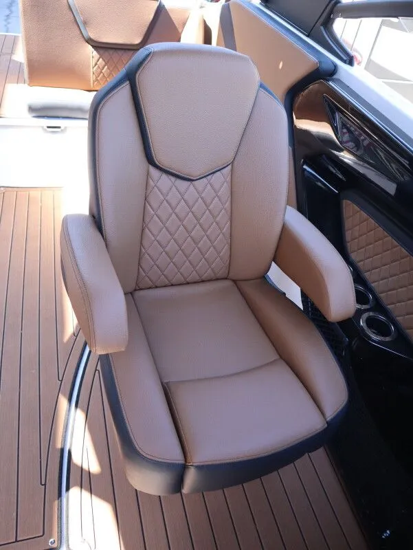 Slide: The Image of Luxurious seating in Yamaha Boats 252SE 2026 model. - 13
