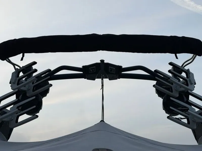 Slide: The Image of Malibu Wakesetter 24 MXZ 2022 - 16