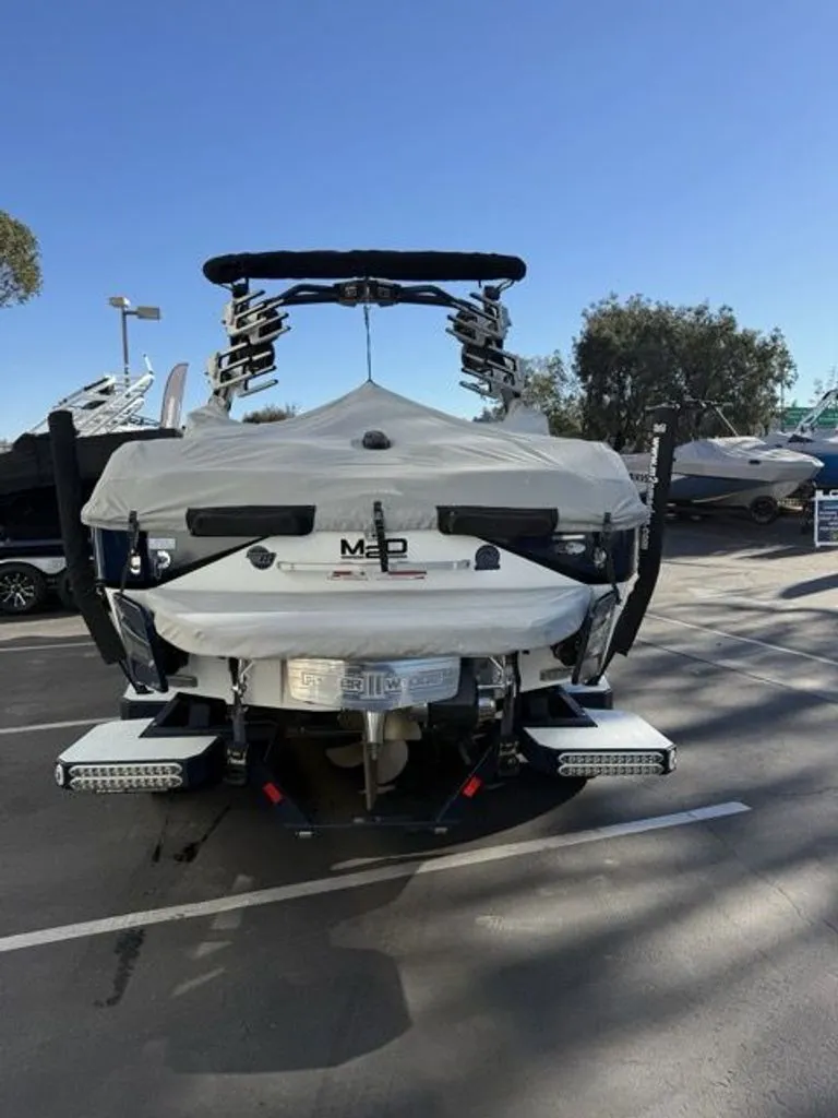 Slide: The Image of Malibu Wakesetter 24 MXZ 2022 - 5