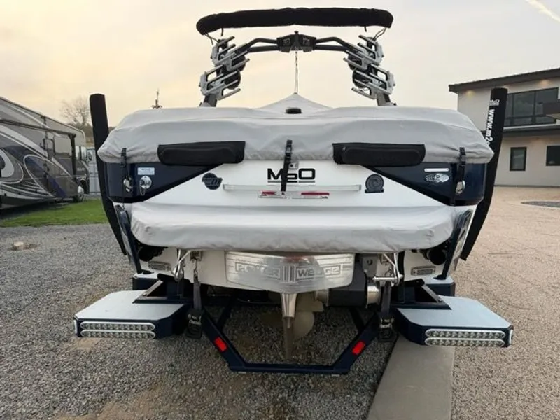 Slide: The Image of Malibu Wakesetter 24 MXZ 2022 - 12