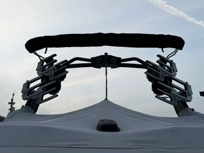 Slide: The Image of Malibu Wakesetter 24 MXZ 2022 - 15