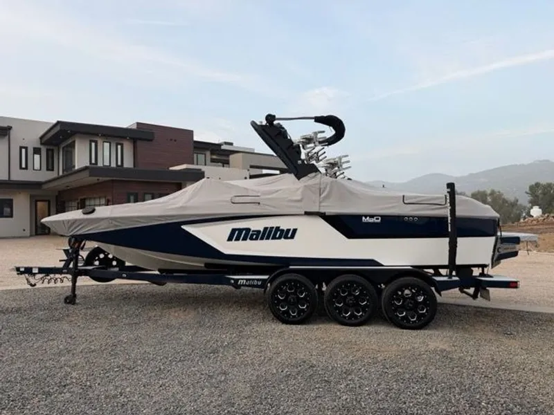 Slide: The Image of Malibu Wakesetter 24 MXZ 2022 - 7
