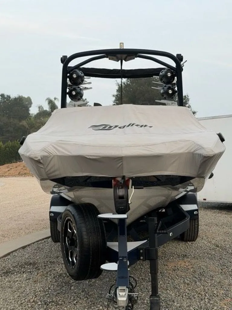 Slide: The Image of Malibu Wakesetter 24 MXZ 2022 - 9
