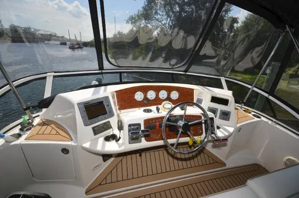Slide: The Image of Silverton 38 Sport Bridge 2005 - 4
