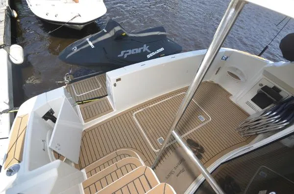 Slide: The Image of Silverton 38 Sport Bridge 2005 - 7