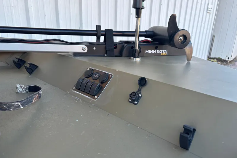 Slide: The Image of 2025 G3 Gator Tough 1652 VBW boat with Minn Kota Edge trolling motor. - 19