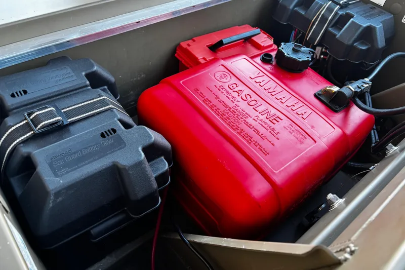 Slide: The Image of Battery and Yamaha gasoline tank in 2025 G3 Gator Tough 1652 VBW boat. - 32