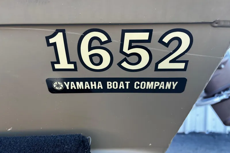 Slide: The Image of 2025 G3 Gator Tough 1652 VBW boat by Yamaha Boat Company, close-up view. - 66