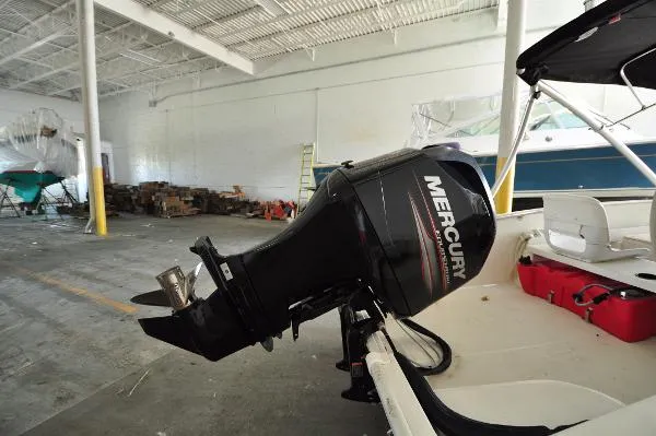 Slide: The Image of Boston Whaler Super Sport 17 2014 - 1