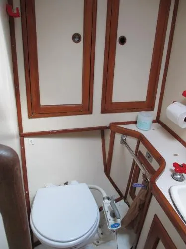 Slide: The Image of Montevideo 43 Aft Cabin 1988 - 7